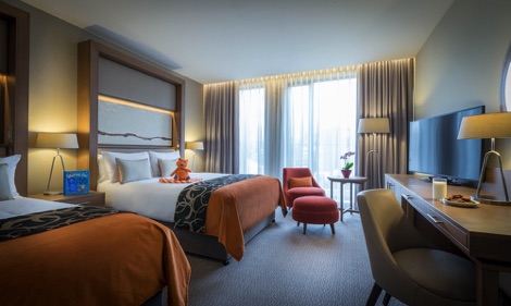 Clayton Hotel Chiswick guest room